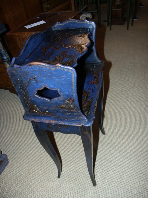Wonderful Small Side Table In Blue Chinoiserie
