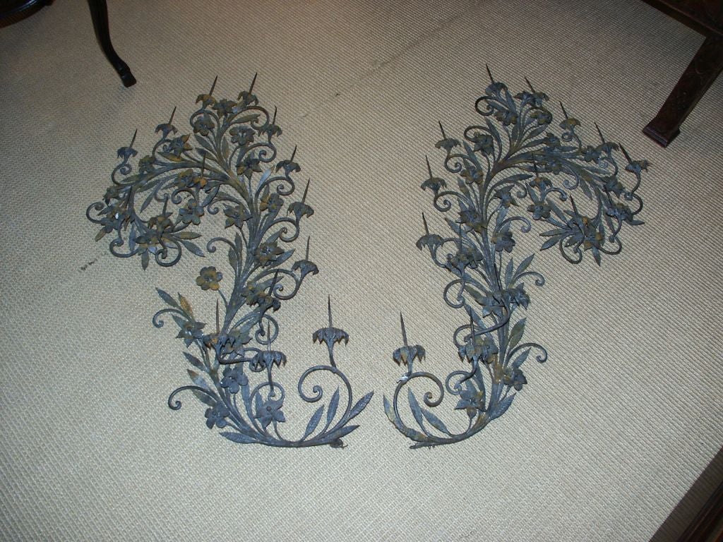 Scrolling Iron wall Prickets