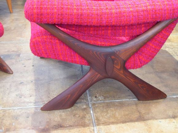Pair of Danish armchairs by Illum Wikkelso ca. 1960. Arms in oak. Covered in original deep pink/purple 