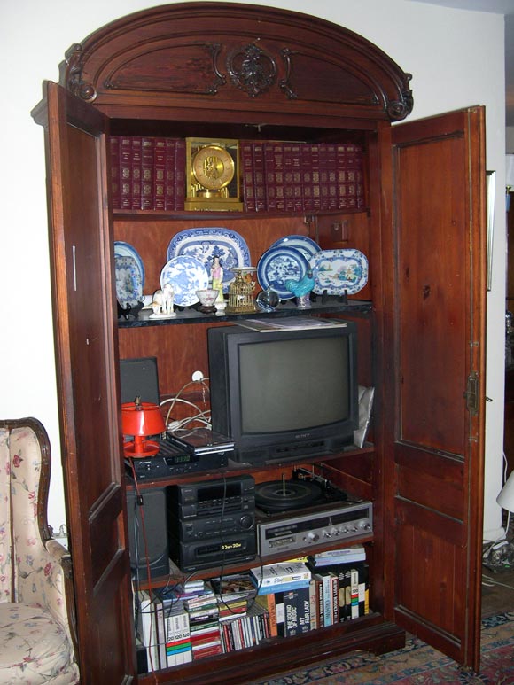 The interior with four shelves