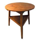 18th C Welsh Yew Wood Top Cricket Table with desirable Undertier