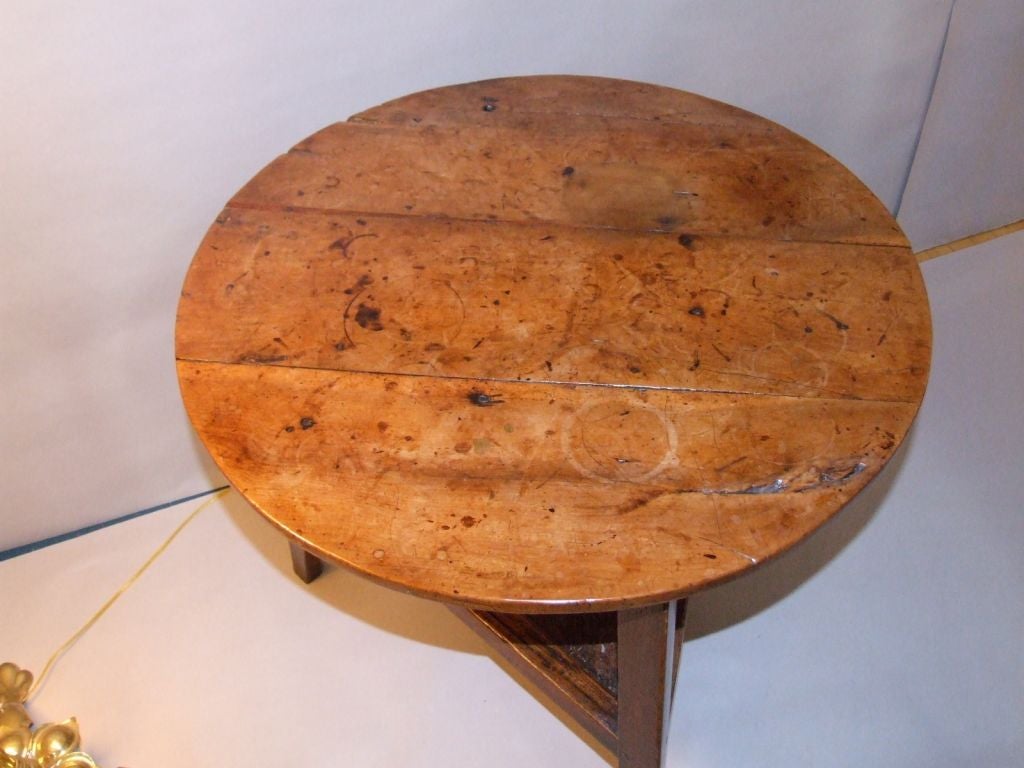 18th C Welsh Yew Wood Top Cricket Table with desirable Undertier