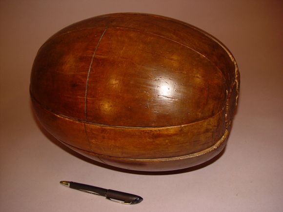 Rugby ball mold/form