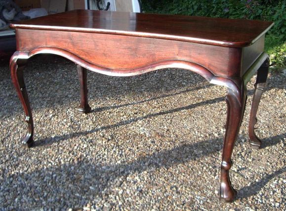 Important Irish George I  Walnut Serving Table