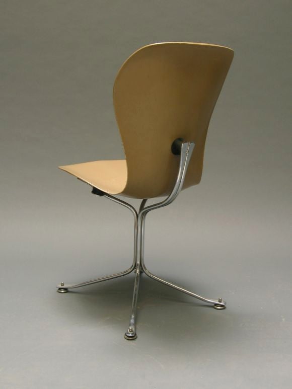 Isamu Noguchi Cyclone Table with Four Ion Chairs 3