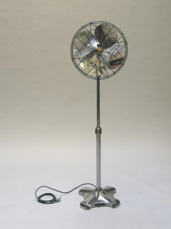 Made by Emerson Electric, sports fabulous art deco styling. This has been put to the test in the shop the last couple of weeks and works perfectly (and quietly).