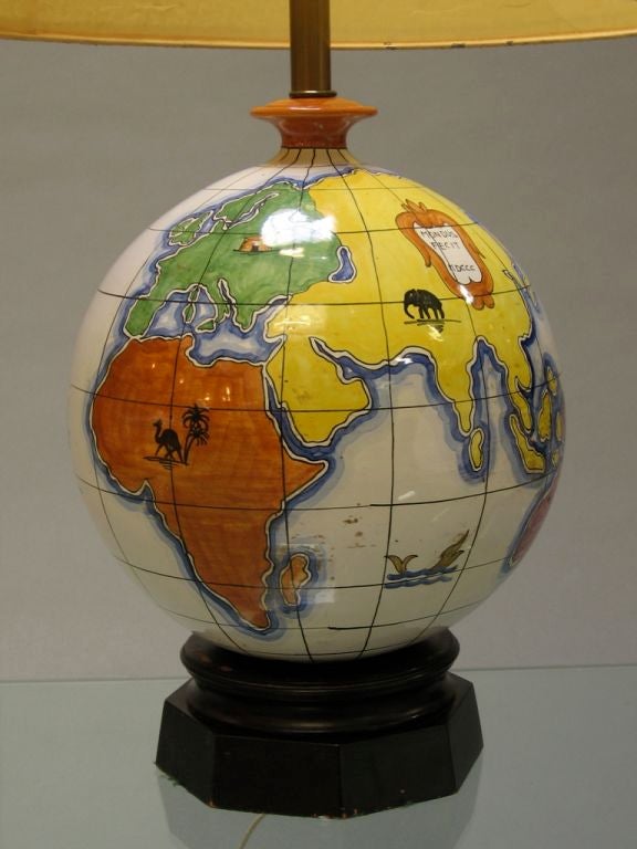 Decorative depiction of Earth, rendered by Florentine ceramic manufacturer 