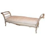Antique An Italian Rococo Parcel-Gilt White Painted Daybed
