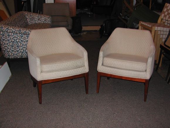 Pair of Paul McCobb walnut base spoonback chairs