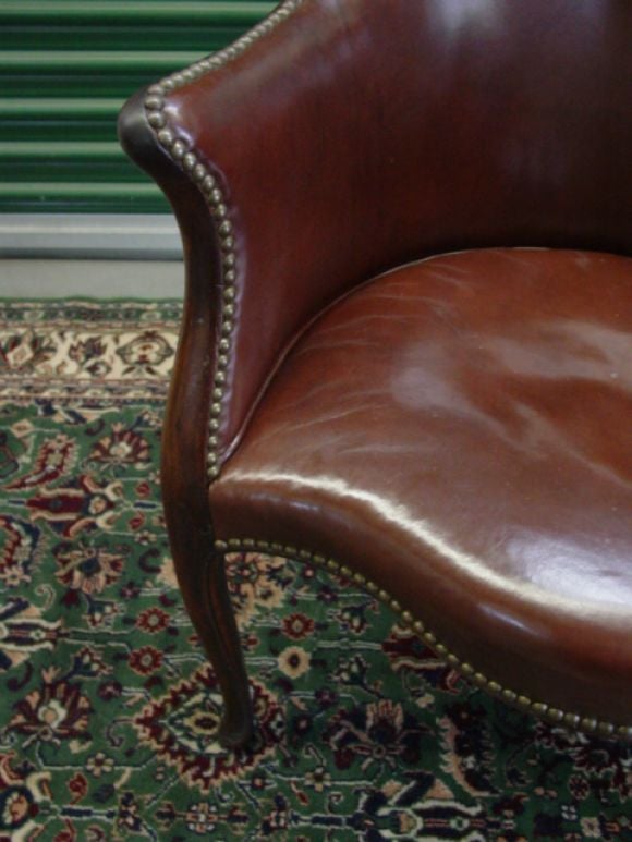 Mahogany Pair of 19th century English Leather Barrel Chairs