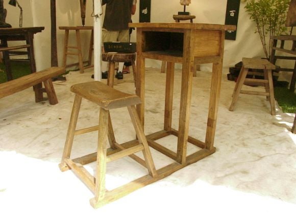 student's desk and chair combo