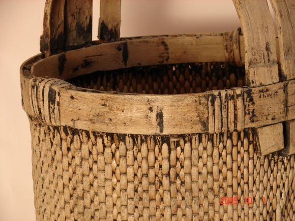 Chinese water hyacinth basket with oak handles