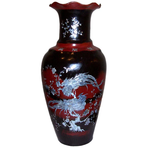Große asiatische Vase mit Perlmutt-Intarsien aus Papiermaché