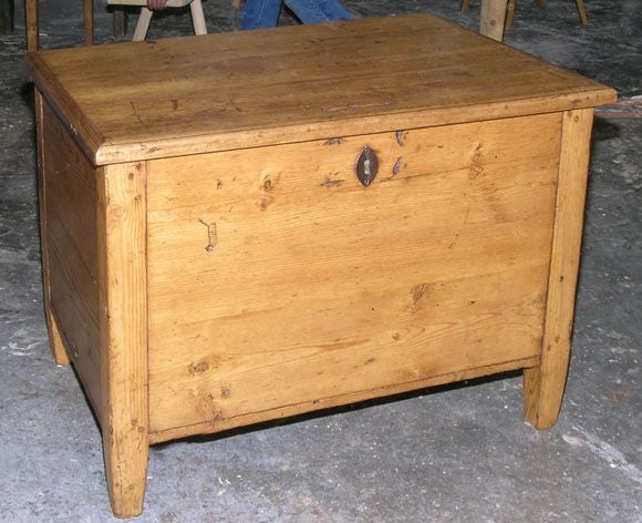 Substantial dowry chest in pine with wrought iron hinges. All original.

   