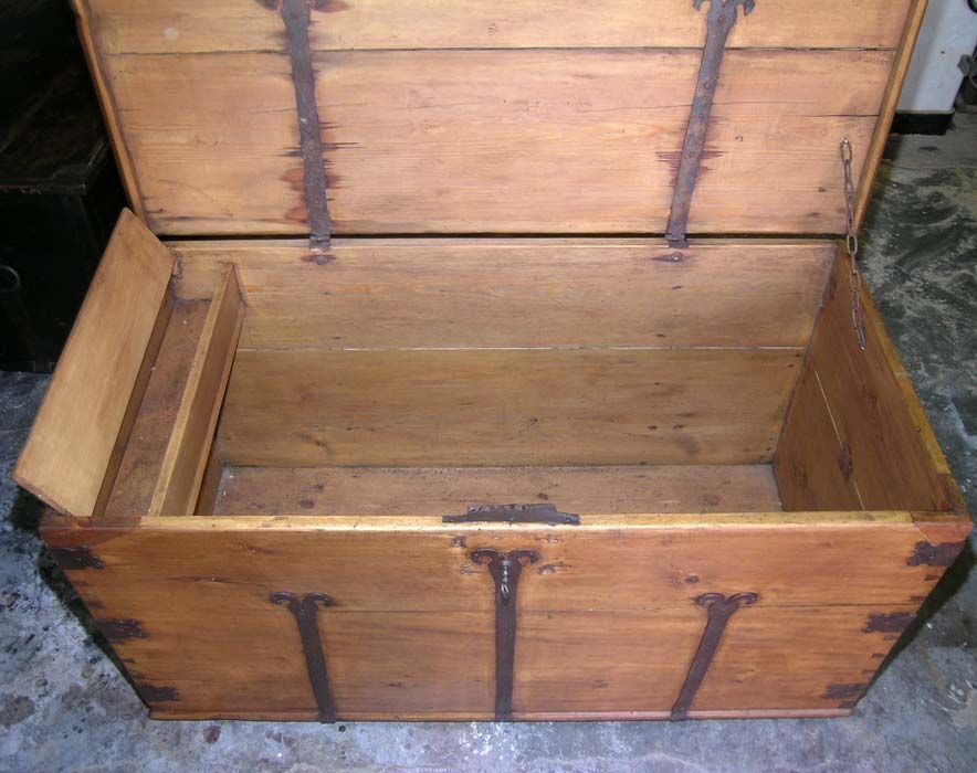 Large Antique Hope Chest, Blanket Box 2