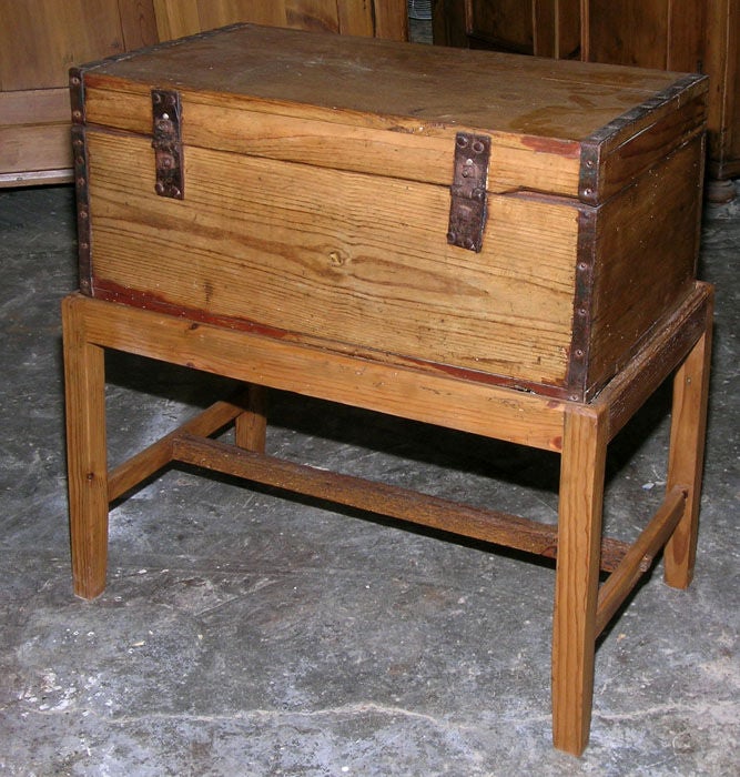 Pine Journeyman's Chest on a Stand