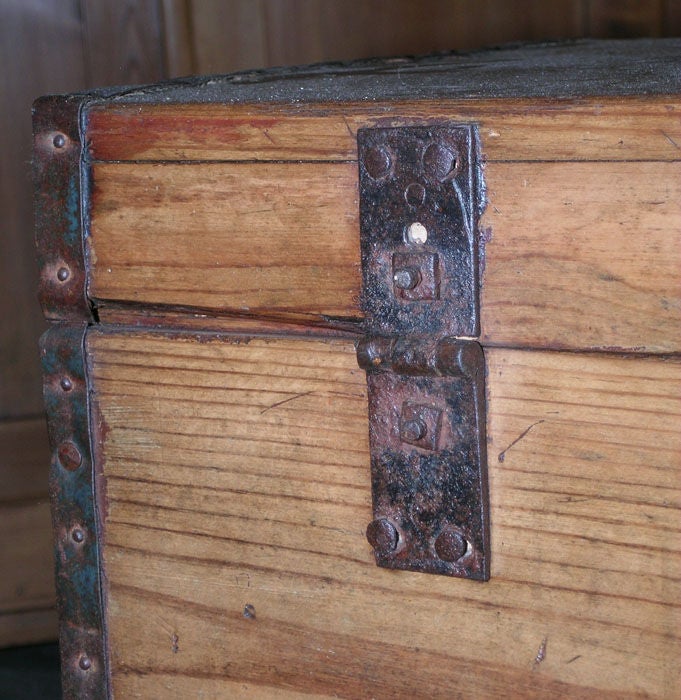 Journeyman's Chest on a Stand 1