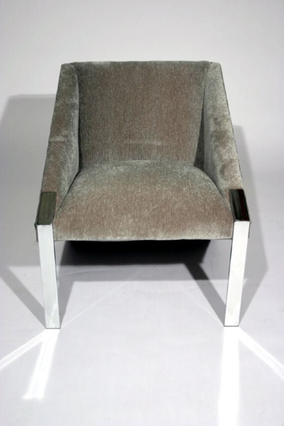 Unique curved triangular shaped lounge chairs with chrome feet designed by Milo Baughman for Thayer-Coggin.<br />
Seat Depth
