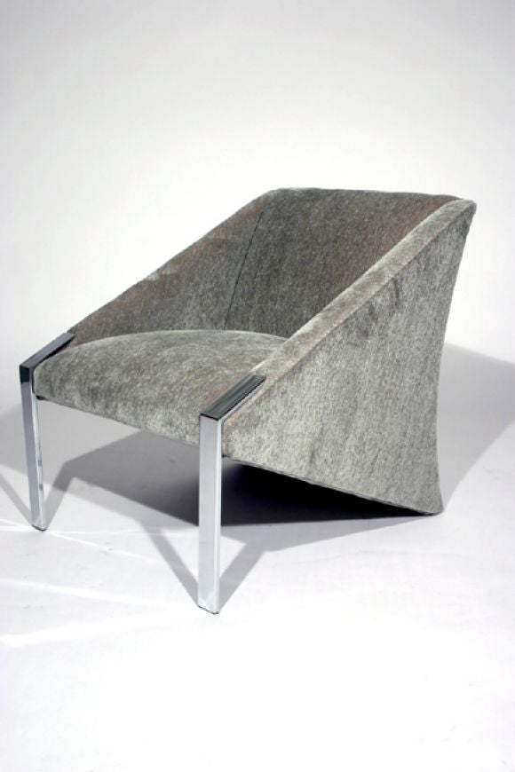 American Pair of triangular shaped lounge chairs by Milo Baughman