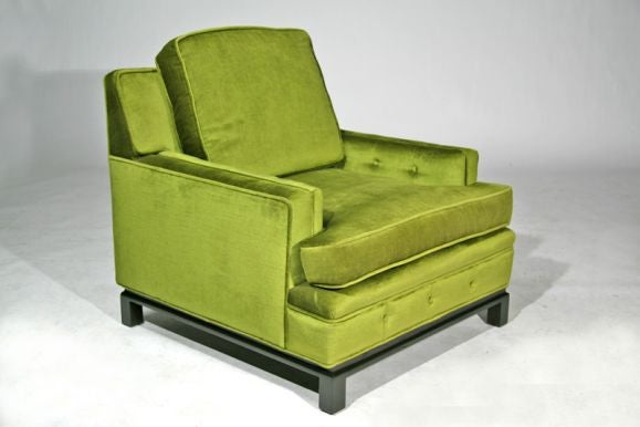 Original green velvet fabric with wood bases.<br />
<br />
Seat Depth: 22.5