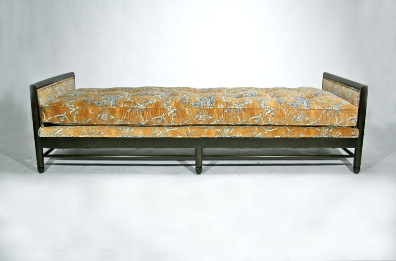 Neo Classical Daybed