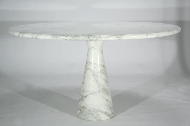 Round marble pedestal dining table by Angelo Mangiarotti 5