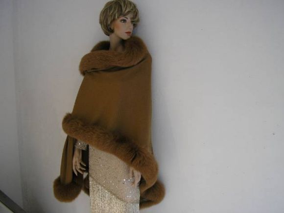 CASHMERE AND FUR WRAP /THROW