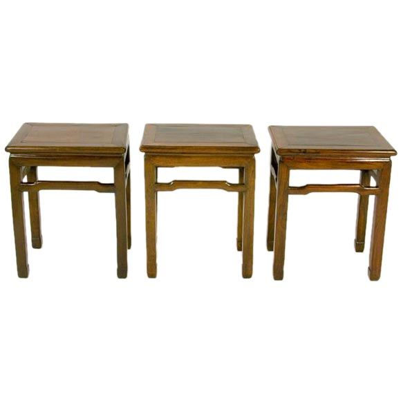 SET OF THREE CHINESE HUANGHUALI TABLES For Sale