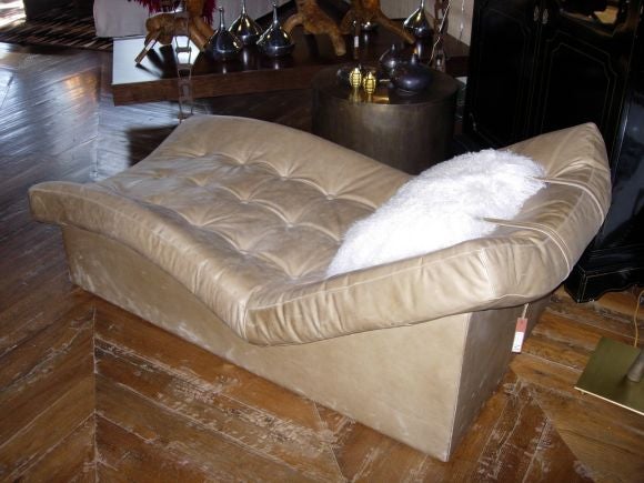 private label chaise