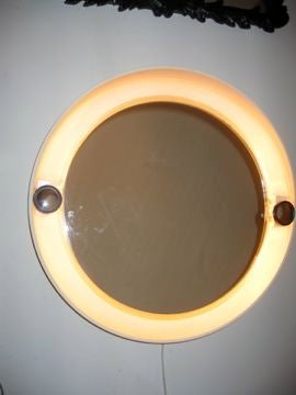 Round Plastic Lighted Mirror