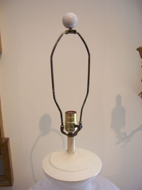 Mid-20th Century Pair of White Murano Swirl Table Lamps
