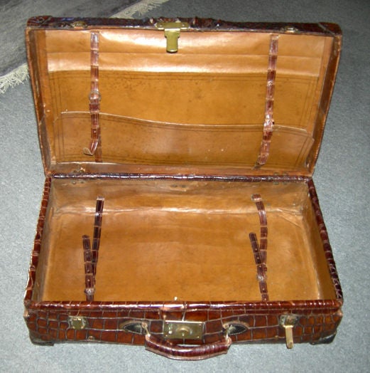 Fine Alligator Suitcase In Good Condition In North Hollywood, CA