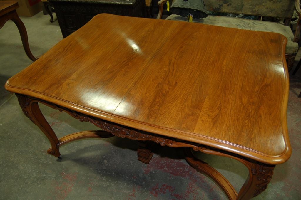 Table 19th Century Walnut Italian Dining Extends from the Center 4