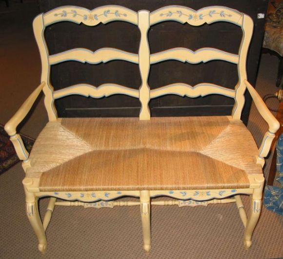 Bree French settee Bleu Jaune Company no longer in existence,
1990s bench.
Quality production very sturdy.
Cushion included needs to be cleaned.