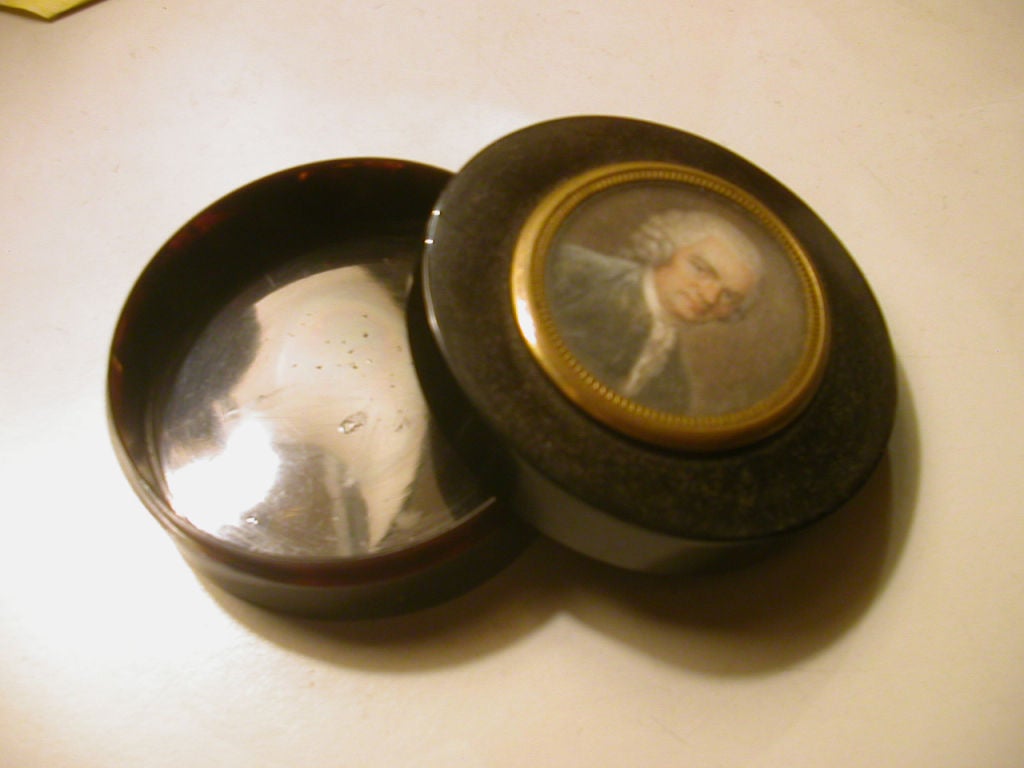 CONTINENTAL TORTOISESHELL BOX WITH MINIATURE PAINTING