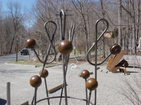 Atomic coat rack