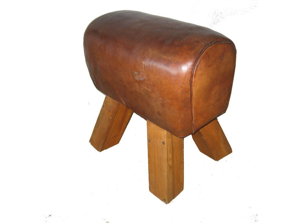 American Old gym bench/stool
