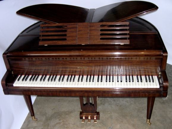 Walnut Great Streamline Art Deco Butterfly Wurlitzer Baby Grand Piano