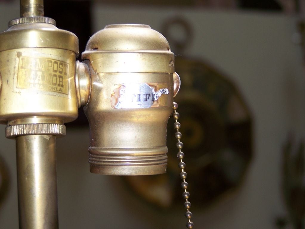 PAIR OF 1940'S STIFFEL URN TABLE LAMPS In Good Condition In Los Angeles, CA