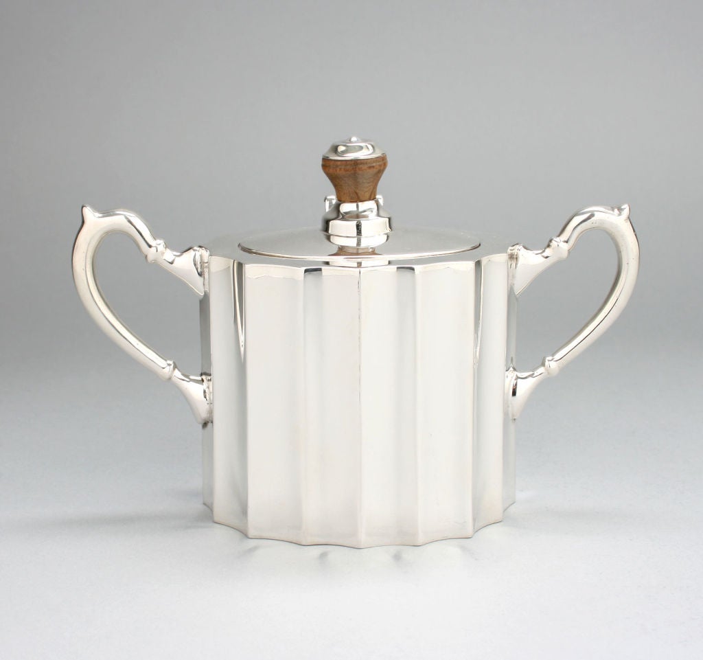 Art Deco Substantial Sterling Coffee and Tea Set For Sale 2