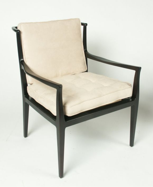 Pair of Winsor White for Baker Lounge chairs In Excellent Condition In St. Louis, MO