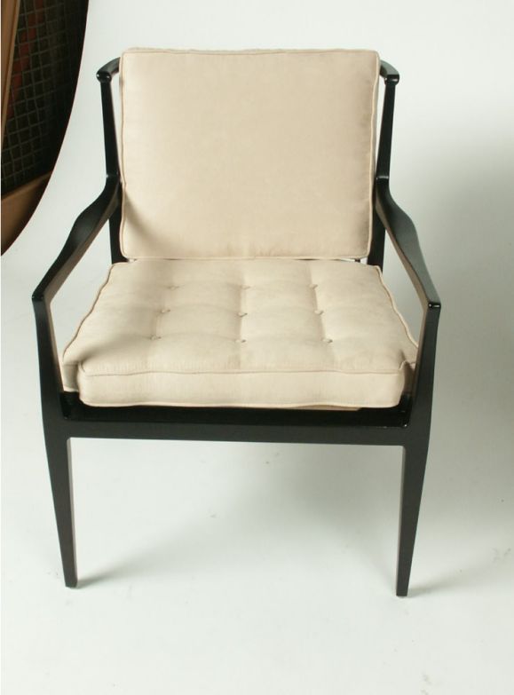 Mid-20th Century Pair of Winsor White for Baker Lounge chairs