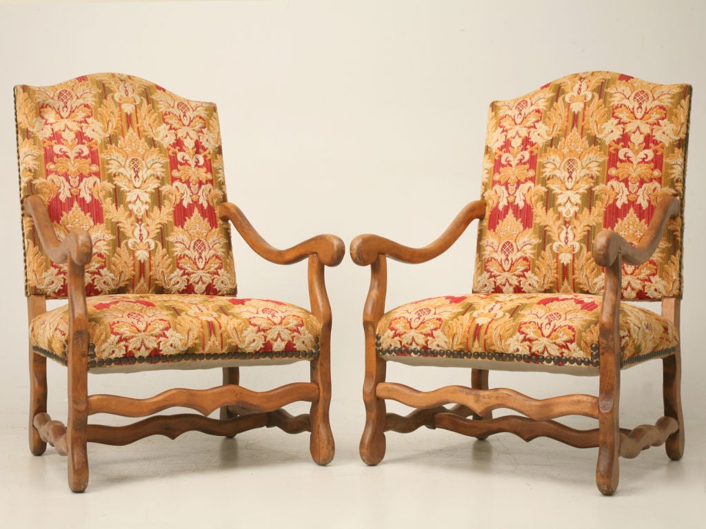 Set of 6 vintage French Louis XIII style dining chairs made from beech wood with beautiful os de mouton frames and they are wooden-peg constructed. We will be happy to steel wool and wax them for no extra charge. Must be reupholstered! The