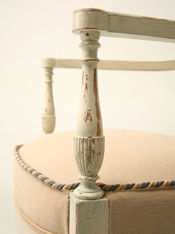 Antikes Paar französischer Sessel im Directoire-Stil in heller Celadon-Grünfarbe (20. Jahrhundert) im Angebot