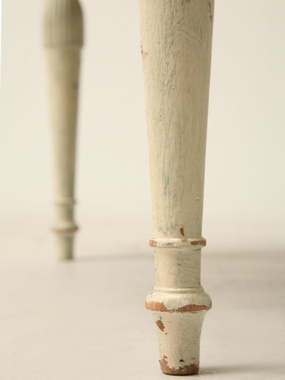 Antikes Paar französischer Sessel im Directoire-Stil in heller Celadon-Grünfarbe (Holz) im Angebot