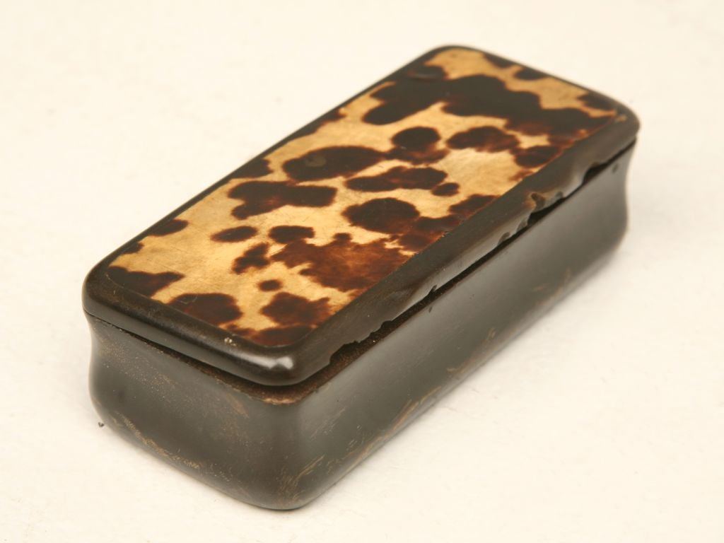 French c.1880 Horn and Tortoise Veneer Snuff Box