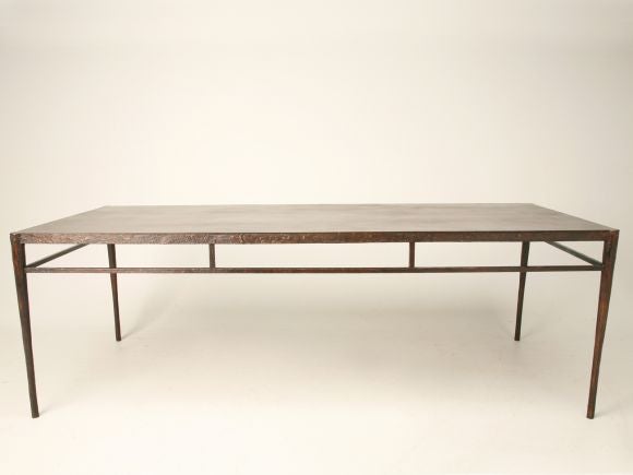 Giacometti inspirierter Esstisch oder Schreibtisch aus massiver Bronze, auf Bestellung gefertigt in jeder Größe (Moderne) im Angebot