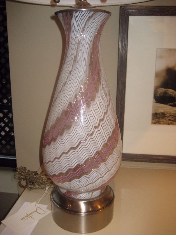 Pair of Dino Martins for Fratelli Toso Pink and White Murano Lamps