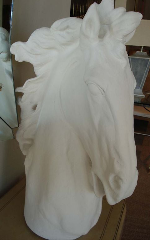 Italian horse head sculpture. In Excellent Condition In Miami, FL
