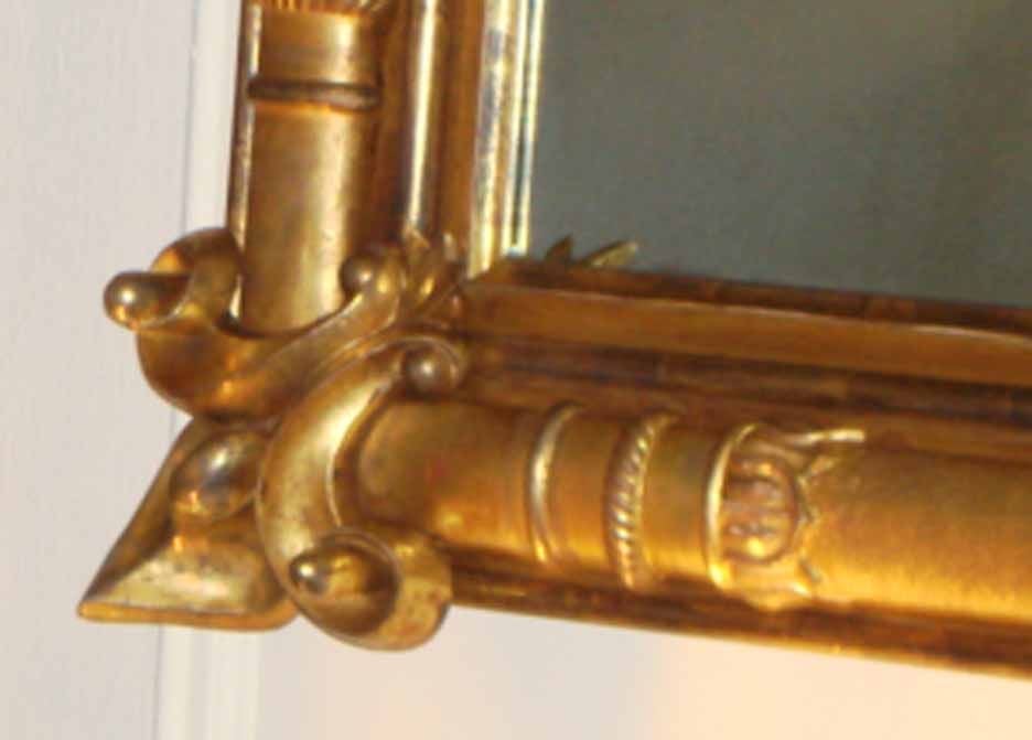 Dignified American Empire Giltwood Overmantel Mirror, circa 1825 In Excellent Condition In New York, NY